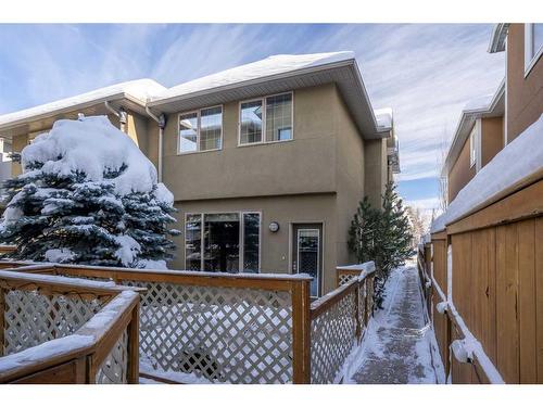 3-2421 29 Street Sw, Calgary, AB - Outdoor With Exterior