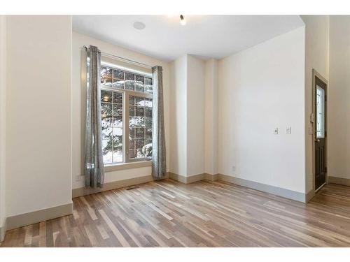 3-2421 29 Street Sw, Calgary, AB - Indoor Photo Showing Other Room