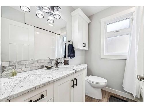 5131 Baines Road Nw, Calgary, AB - Indoor Photo Showing Bathroom