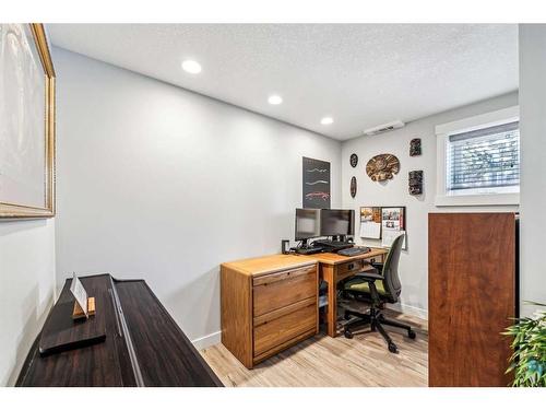 5131 Baines Road Nw, Calgary, AB - Indoor Photo Showing Office