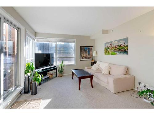 901-683 10 Street Sw, Calgary, AB - Indoor Photo Showing Living Room