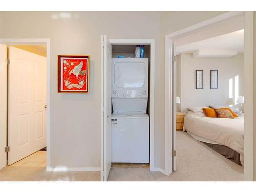 901-683 10 Street Sw, Calgary, AB - Indoor Photo Showing Laundry Room