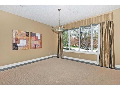 2193 Vimy Way Sw, Calgary, AB - Indoor Photo Showing Other Room