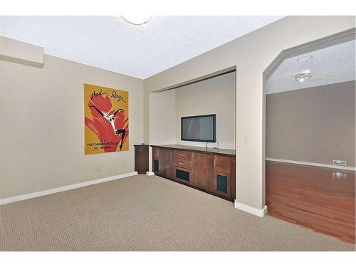 2193 Vimy Way Sw, Calgary, AB - Indoor Photo Showing Other Room