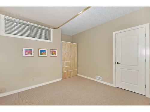 2193 Vimy Way Sw, Calgary, AB - Indoor Photo Showing Other Room