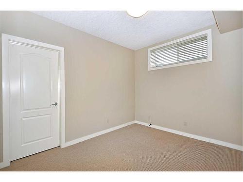 2193 Vimy Way Sw, Calgary, AB - Indoor Photo Showing Other Room