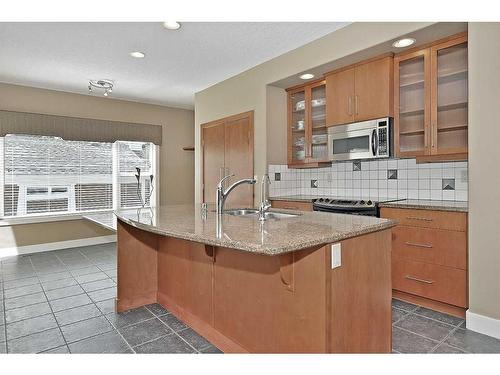 2193 Vimy Way Sw, Calgary, AB - Indoor Photo Showing Kitchen