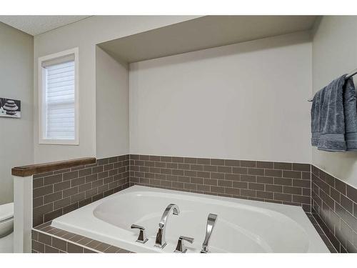 116 Auburn Glen Heights Se, Calgary, AB - Indoor Photo Showing Bathroom