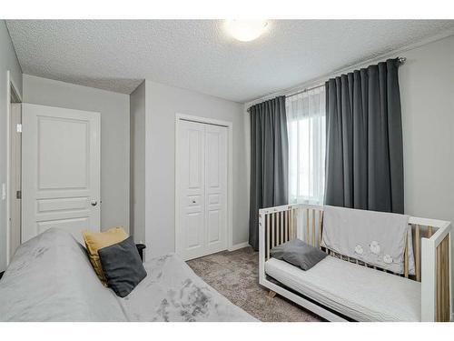 116 Auburn Glen Heights Se, Calgary, AB - Indoor Photo Showing Bedroom