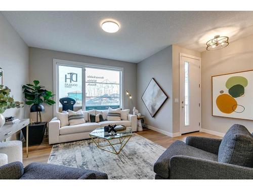 403 Sora Boulevard Se, Calgary, AB - Indoor Photo Showing Living Room