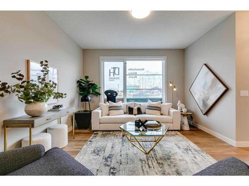 403 Sora Boulevard Se, Calgary, AB - Indoor Photo Showing Living Room