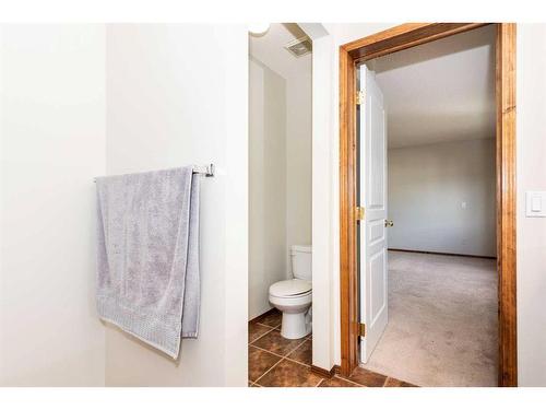 126 Panamount Street Nw, Calgary, AB - Indoor Photo Showing Bathroom