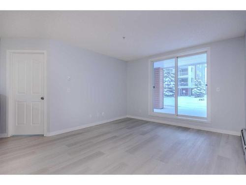 4105-10 Prestwick Bay Se, Calgary, AB - Indoor Photo Showing Other Room