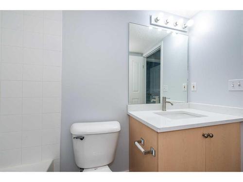 4105-10 Prestwick Bay Se, Calgary, AB - Indoor Photo Showing Bathroom