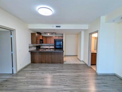 1303-210 15 Avenue Se, Calgary, AB - Indoor Photo Showing Kitchen