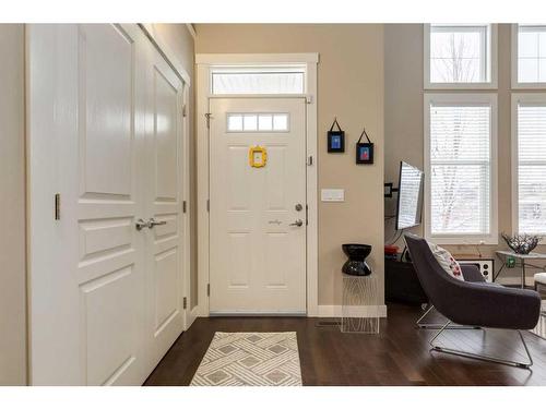 105 Evanston Square Nw, Calgary, AB - Indoor Photo Showing Living Room