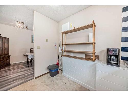 2815 12 Avenue Se, Calgary, AB - Indoor Photo Showing Other Room