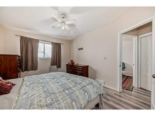 2815 12 Avenue Se, Calgary, AB - Indoor Photo Showing Bedroom