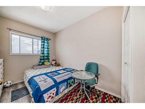 2815 12 Avenue Se, Calgary, AB - Indoor Photo Showing Bedroom