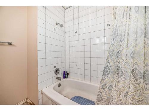 2815 12 Avenue Se, Calgary, AB - Indoor Photo Showing Bathroom