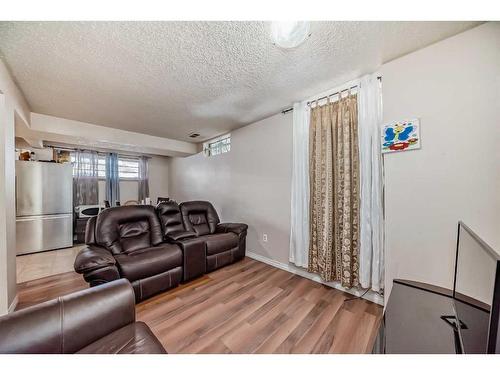 2815 12 Avenue Se, Calgary, AB - Indoor