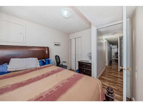 2815 12 Avenue Se, Calgary, AB - Indoor Photo Showing Bedroom