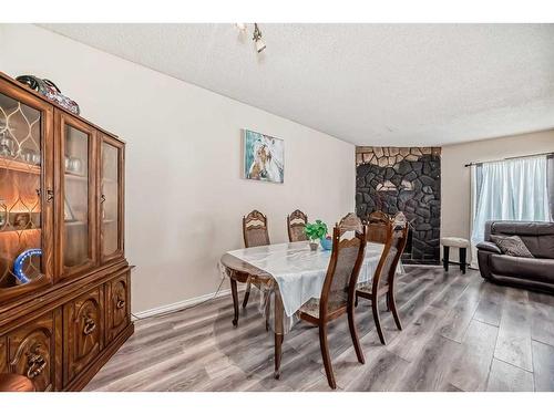 2815 12 Avenue Se, Calgary, AB - Indoor Photo Showing Other Room