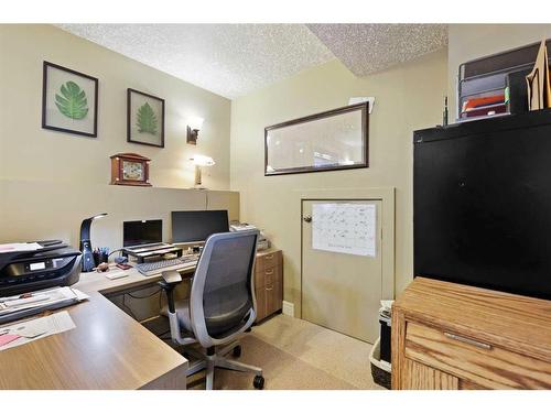 63 Coverdale Way Ne, Calgary, AB - Indoor Photo Showing Office