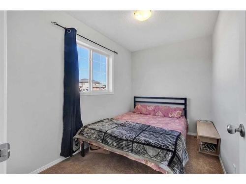 138 Tarawood Road Ne, Calgary, AB - Indoor Photo Showing Bedroom