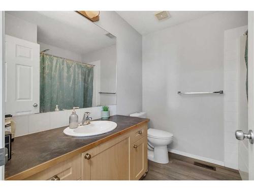 138 Tarawood Road Ne, Calgary, AB - Indoor Photo Showing Bathroom