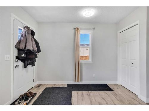 138 Tarawood Road Ne, Calgary, AB - Indoor Photo Showing Other Room