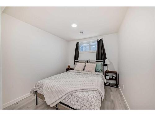 166 Creekstone Way Sw, Calgary, AB - Indoor Photo Showing Bedroom