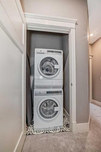 2235 32 Avenue Sw, Calgary, AB - Indoor Photo Showing Laundry Room