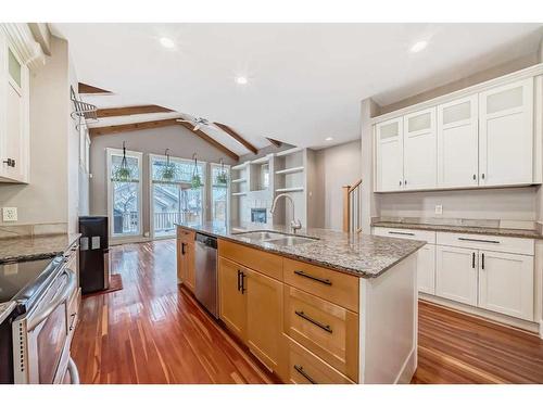 2235 32 Avenue Sw, Calgary, AB - Indoor Photo Showing Kitchen With Double Sink With Upgraded Kitchen