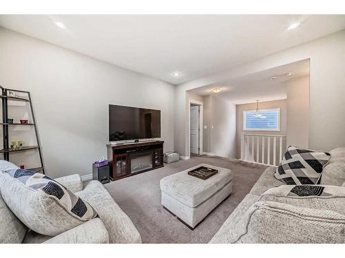 35 Legacy Link Se, Calgary, AB - Indoor Photo Showing Living Room