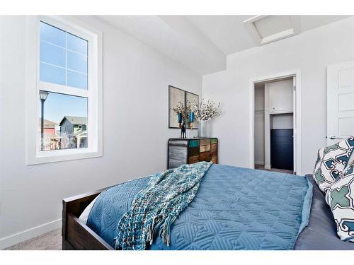 425-115 Sagewood Drive, Airdrie, AB - Indoor Photo Showing Bedroom