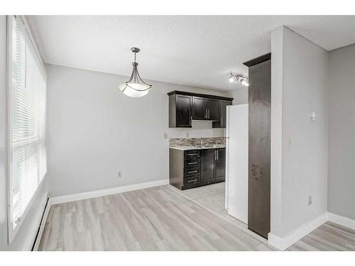 202-219 Huntington Park Bay Nw, Calgary, AB - Indoor