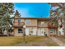 202-219 Huntington Park Bay NW Calgary, AB T2K 5H5