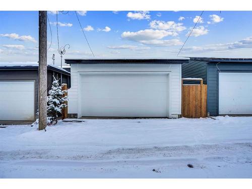 2514 17 Street Nw, Calgary, AB - Outdoor