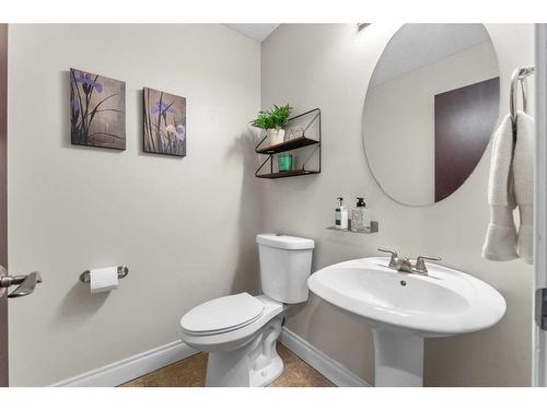 168 Edgebrook Park Nw, Calgary, AB - Indoor Photo Showing Bathroom