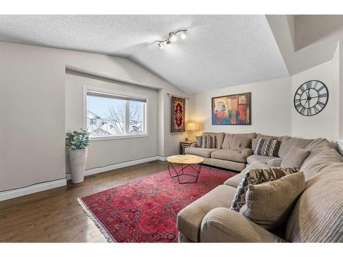 168 Edgebrook Park Nw, Calgary, AB - Indoor Photo Showing Living Room