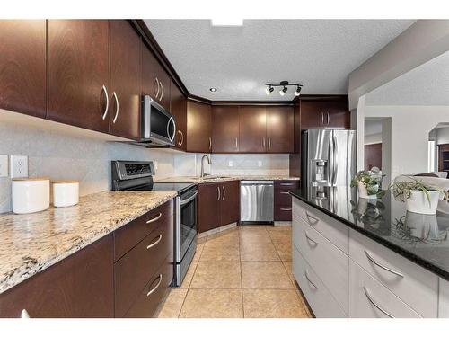 168 Edgebrook Park Nw, Calgary, AB - Indoor Photo Showing Kitchen With Stainless Steel Kitchen With Upgraded Kitchen