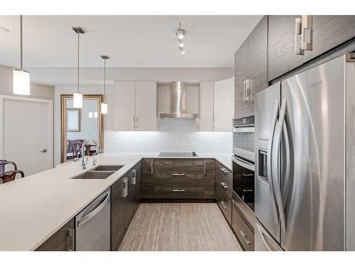 605-122 Mahogany Centre Se, Calgary, AB - Indoor Photo Showing Kitchen With Stainless Steel Kitchen With Double Sink With Upgraded Kitchen