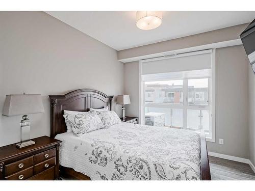 605-122 Mahogany Centre Se, Calgary, AB - Indoor Photo Showing Bedroom