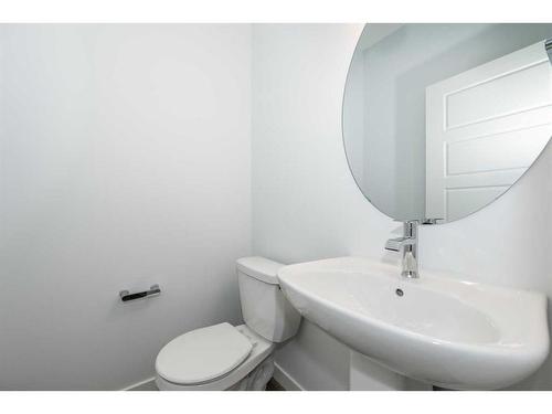 535-850 Belmont Drive Sw, Calgary, AB - Indoor Photo Showing Bathroom