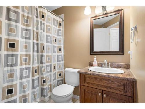 103 Cambria Road, Strathmore, AB - Indoor Photo Showing Bathroom