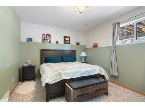 103 Cambria Road, Strathmore, AB - Indoor Photo Showing Bedroom