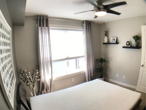 239 Mckenzie Towne Square Se, Calgary, AB - Indoor Photo Showing Bedroom