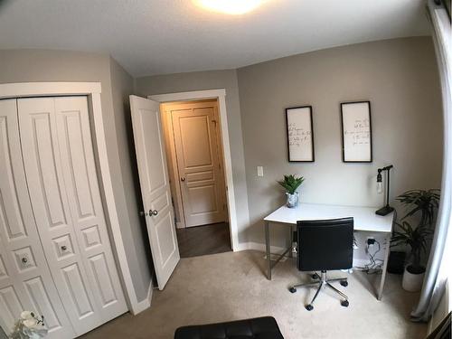 239 Mckenzie Towne Square Se, Calgary, AB - Indoor Photo Showing Office