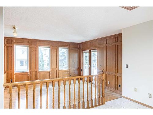 307 Hawkview Manor Circle Nw, Calgary, AB - Indoor Photo Showing Other Room